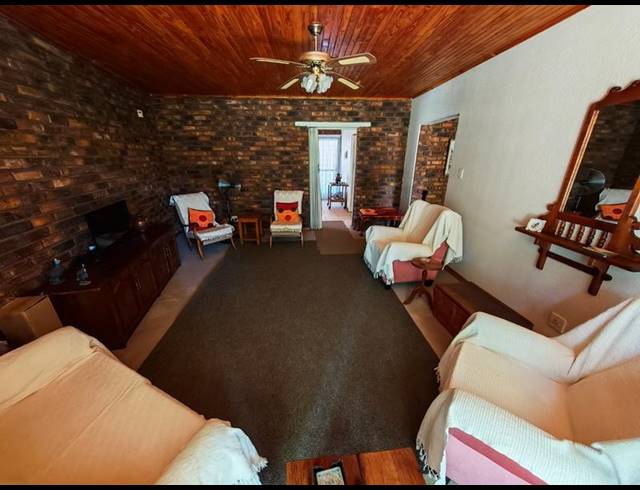 4 BEDROOM HOUSE FOR SALE IN VANDERBIJLPARK SW 2